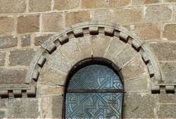 bilettes sur la façade