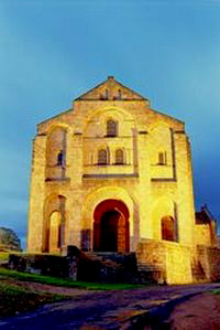 église illuminée,<br />façade ouest